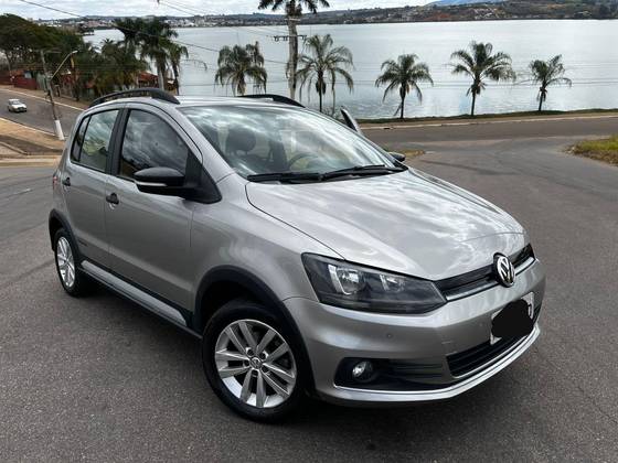 VOLKSWAGEN FOX 1.0 MPI TRACK 12V FLEX 4P MANUAL VOLKSWAGEN FOX 1.0 MPI TRACK 12V FLEX 4P MANUAL